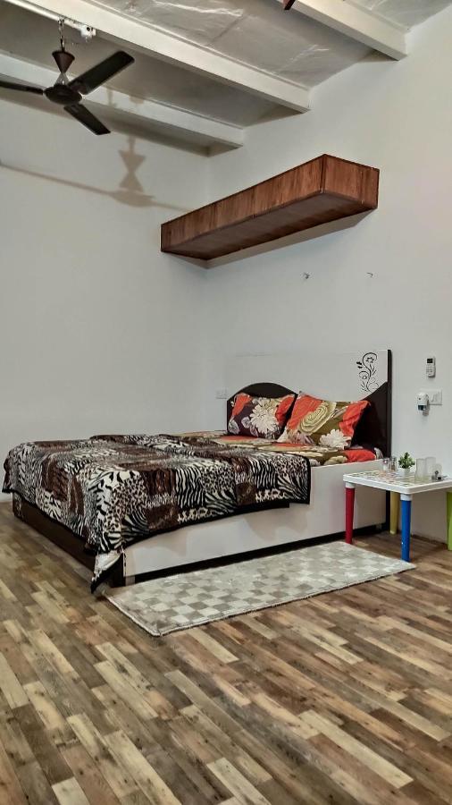 Ira Homestay Mathura - Divine Spiritual Stay Extérieur photo