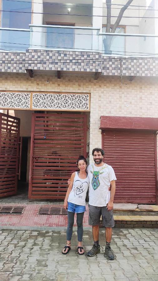 Ira Homestay Mathura - Divine Spiritual Stay Extérieur photo