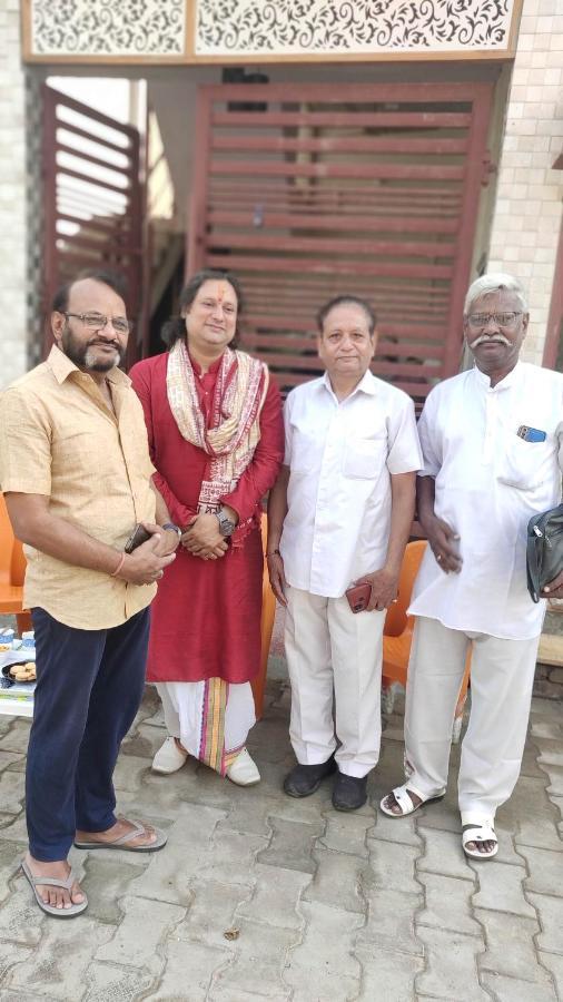 Ira Homestay Mathura - Divine Spiritual Stay Extérieur photo