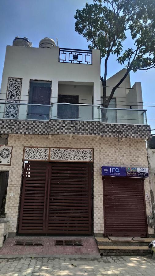 Ira Homestay Mathura - Divine Spiritual Stay Extérieur photo