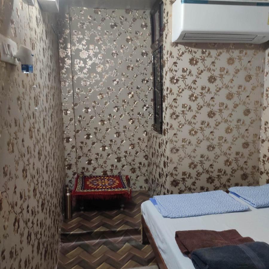 Ira Homestay Mathura - Divine Spiritual Stay Extérieur photo