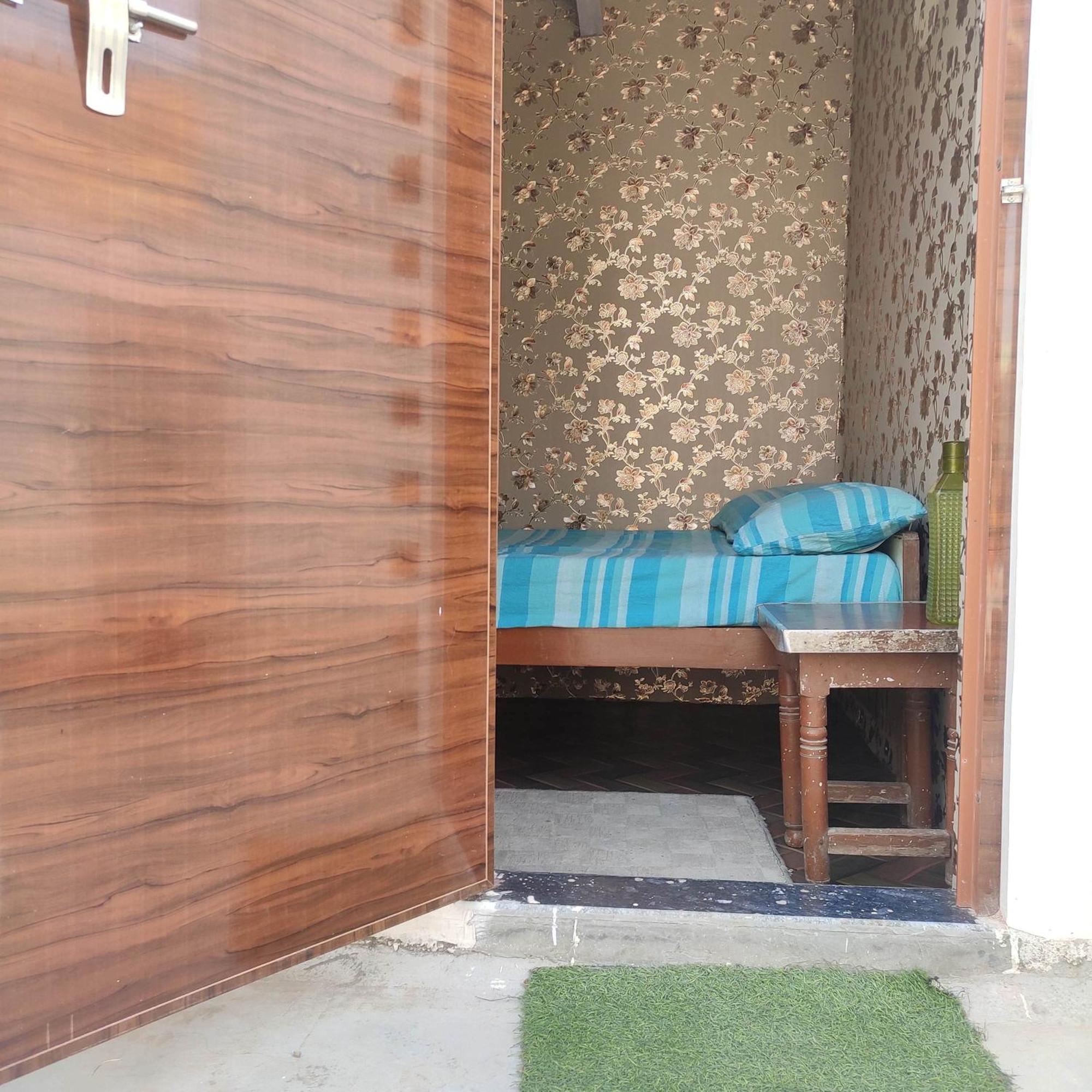 Ira Homestay Mathura - Divine Spiritual Stay Chambre photo